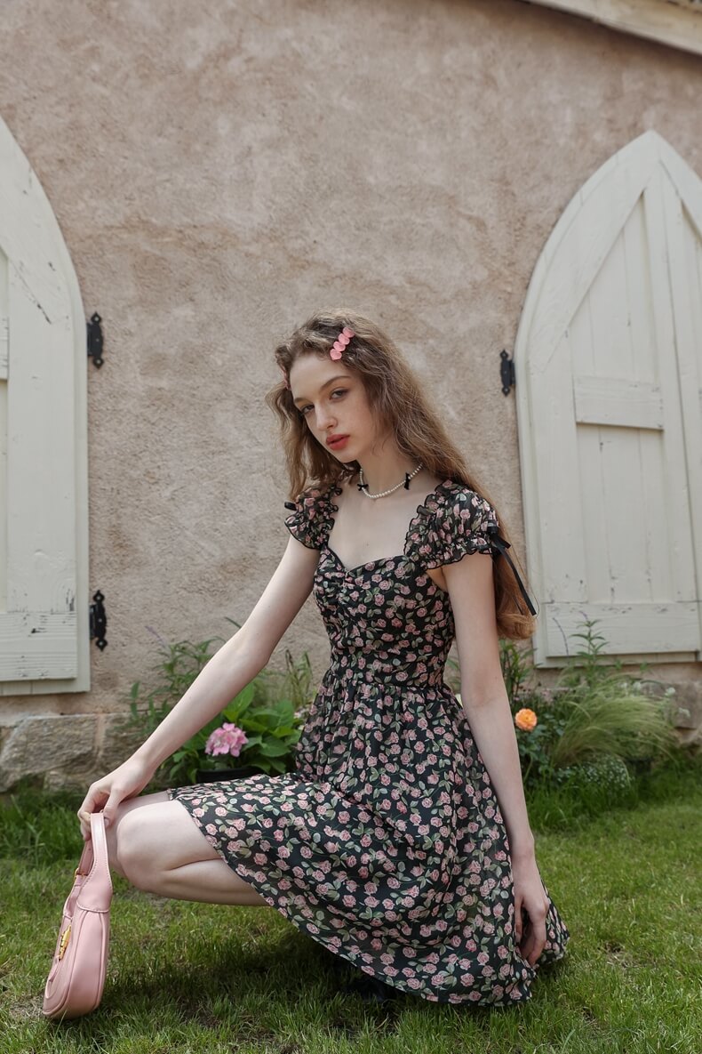 Classical Rose Puff Sleeve Black Dress