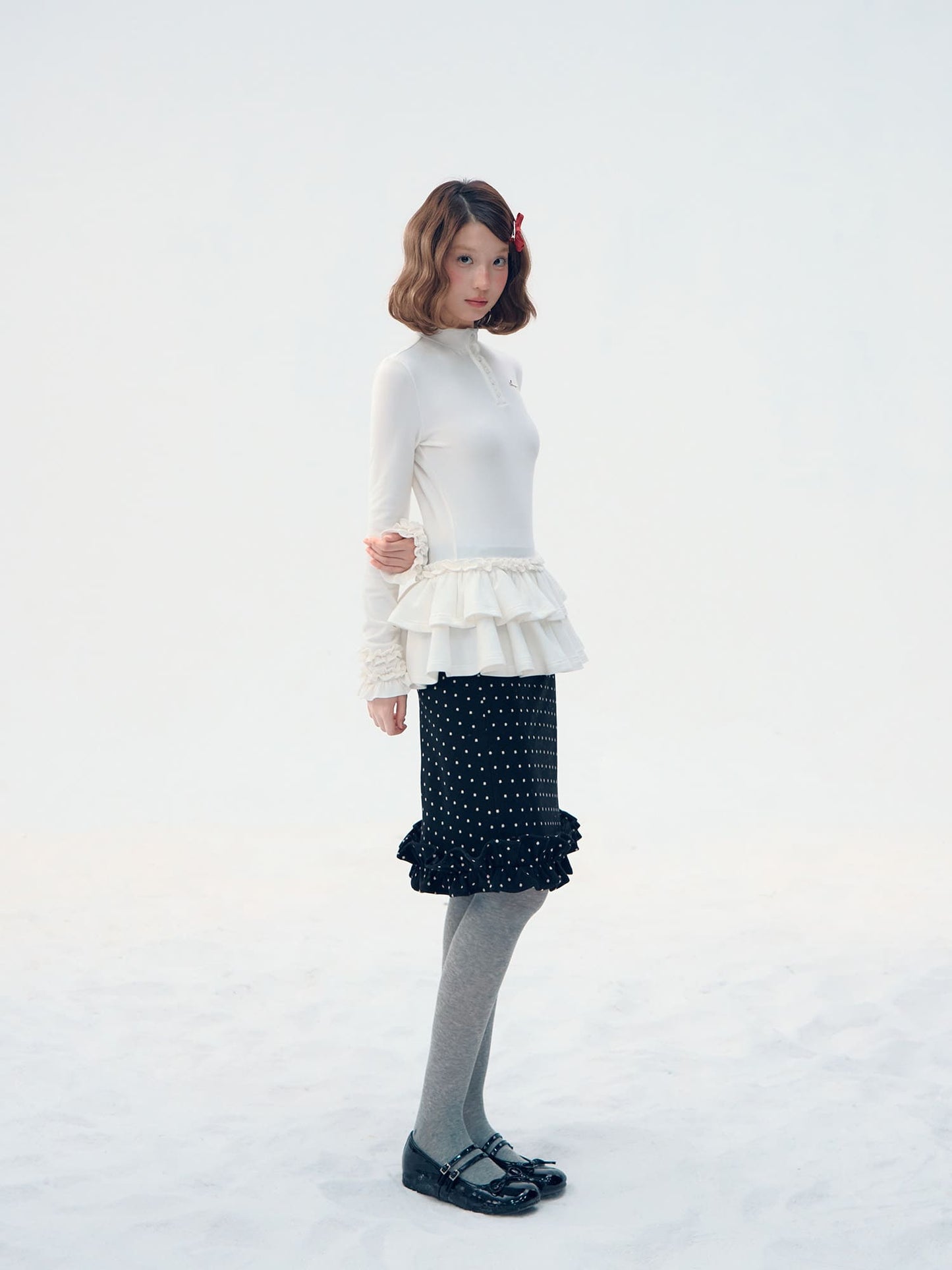 Noble Silhouette Ruffle Trim Top