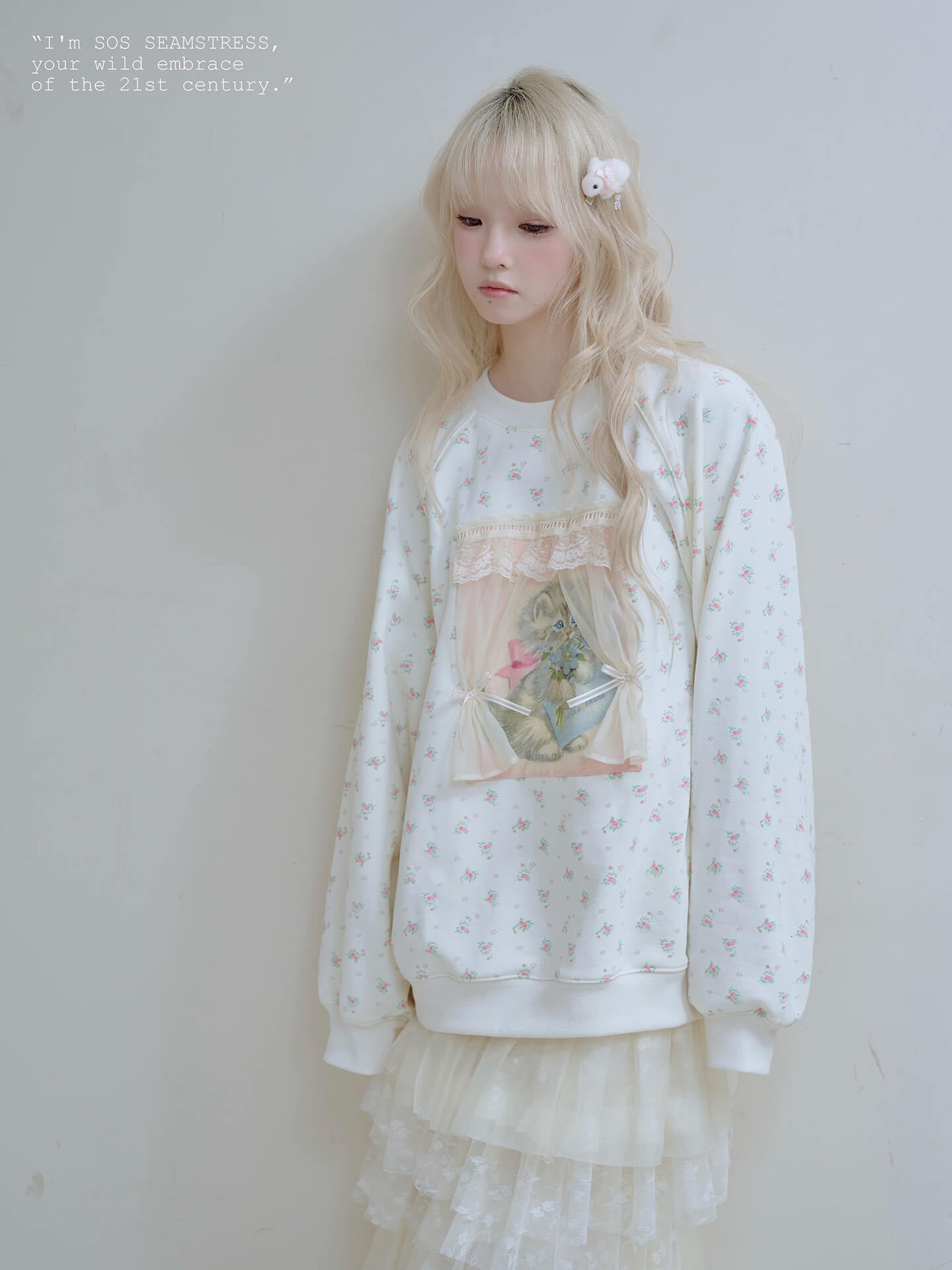 Dreamy Kitten Cameo Sweatshirt