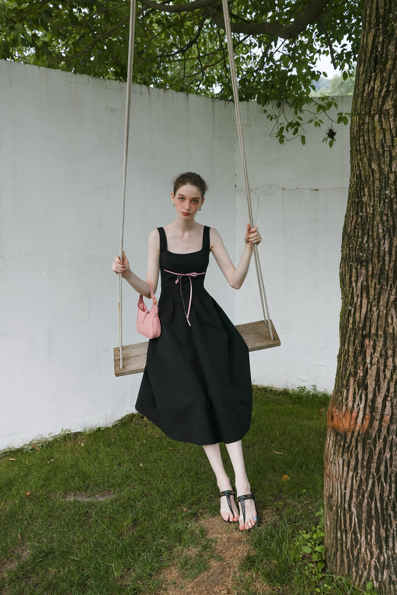 Elegant Ribbon Mode Camisole Dress（全2色）